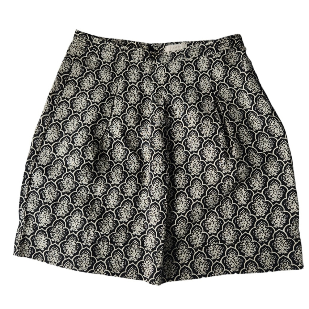 LOFT Linen Blend Skirt, 20" length, zip back closure, black & cream, size 2